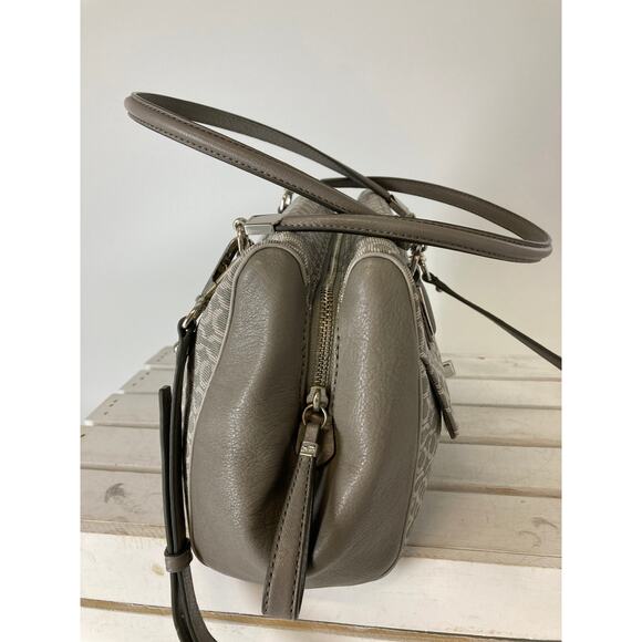 COACH 25215 MEDIUM SIZE GRAY SIGNATURE PRINT CROSSBODY BAG - Picture 3 of 15